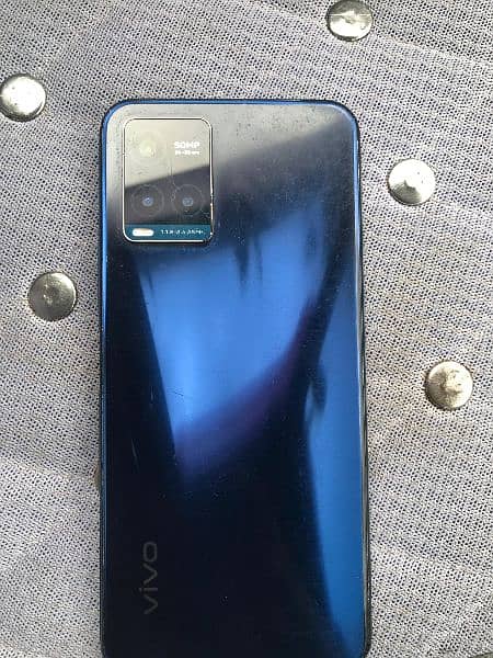 Vivo y21t   4/128 urgent sale 1