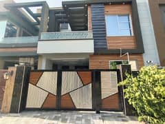 5 Marla Used House For Sale In AA Block Bahria Town Lahore