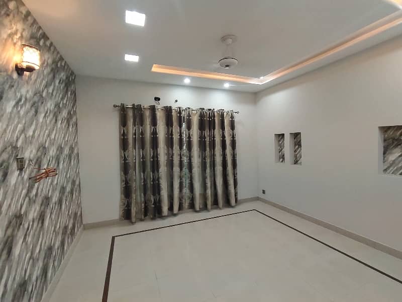 8 Marla Used House For Sale In Umar Block Bahria Town Lahore Lahore 19