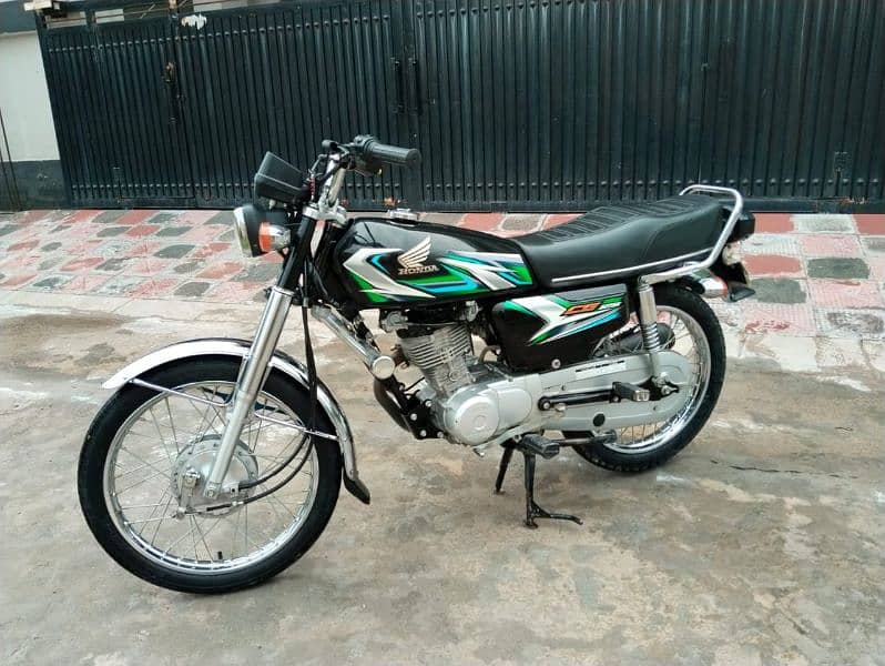 Honda CG125 Model 2023 Registered All Punjab Biomatric Available 6