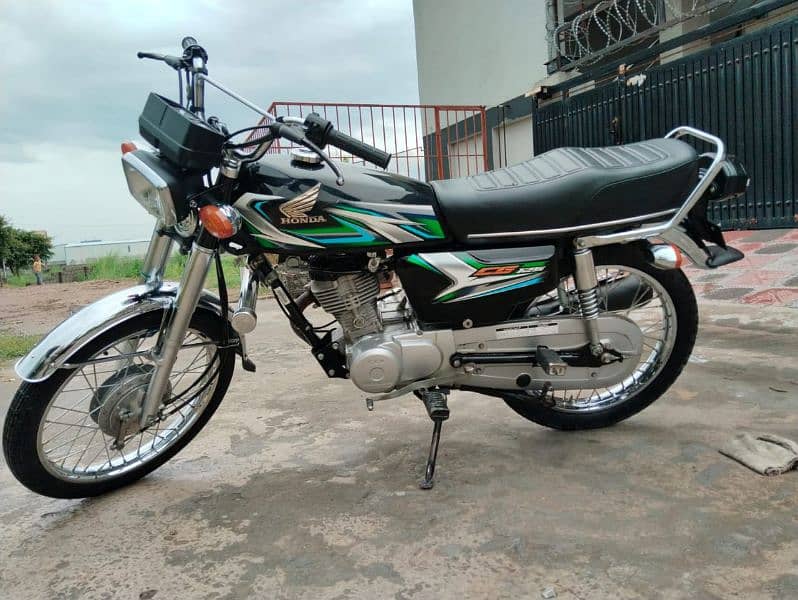 Honda CG125 Model 2023 Registered All Punjab Biomatric Available 9