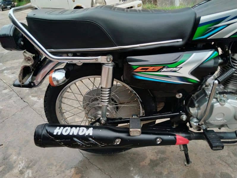 Honda CG125 Model 2023 Registered All Punjab Biomatric Available 10