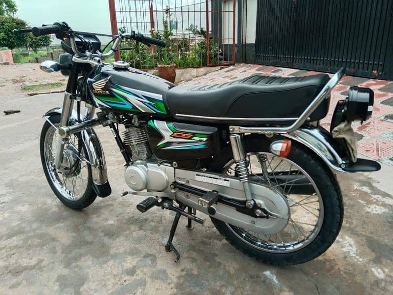 Honda CG125 Model 2023 Registered All Punjab Biomatric Available 13