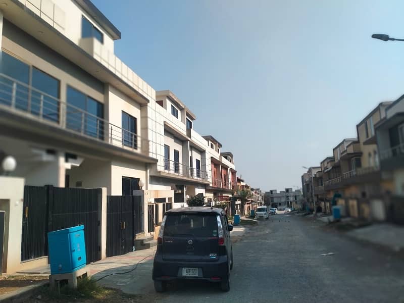 5 Marla Triple Storey House For Sale In B17 F Block Islamabad 2