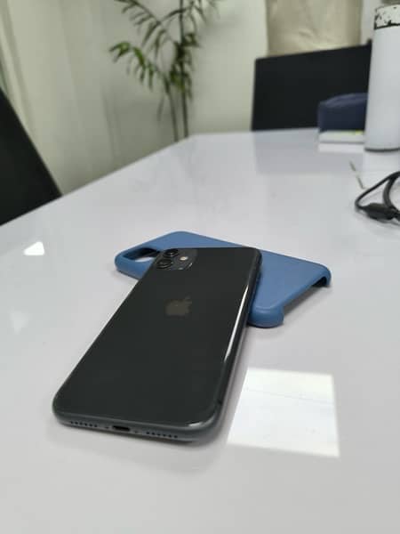 iphone 11 128gb PTA Approved With Box 2