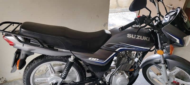 Suzuki GD 110S Grey Color All Punjab No New service new tire & battery 4