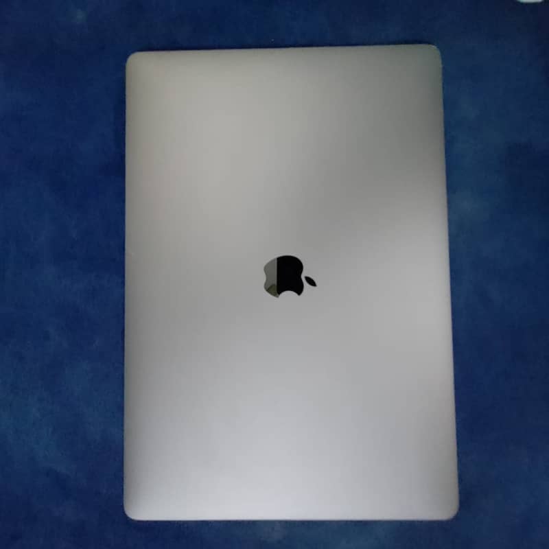 MacBook Pro 2019 Core i9 32/1TB Slightly Used For Sale 6