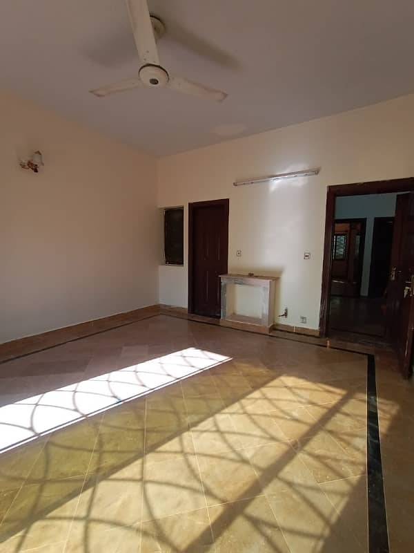 Upper Portion With Mumty Available For Rent In E-11 0