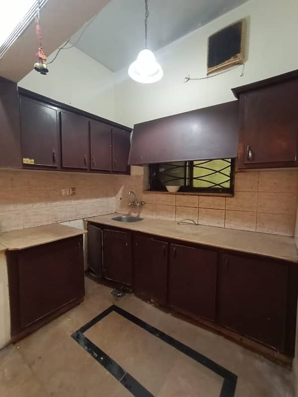 Upper Portion With Mumty Available For Rent In E-11 4