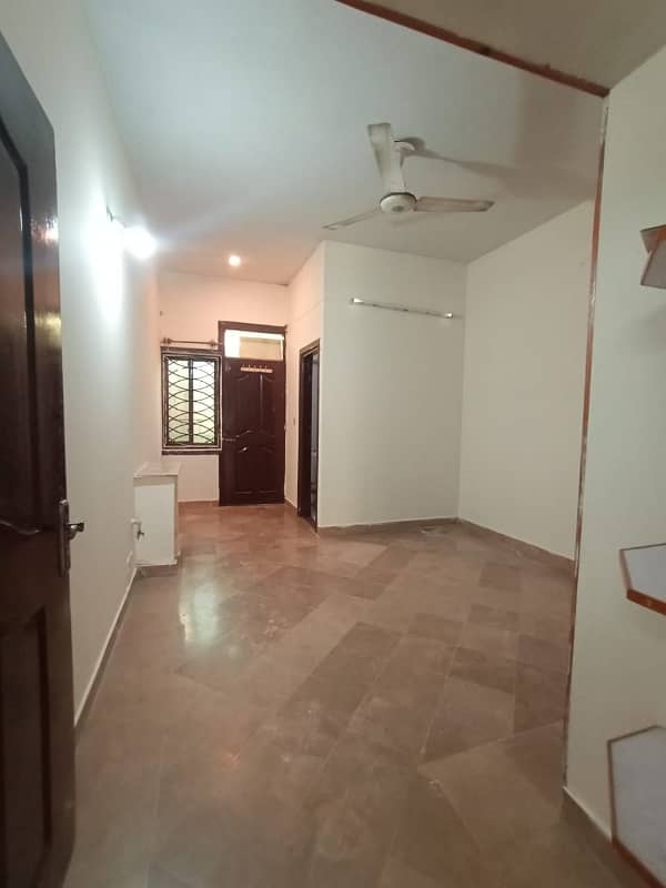 Upper Portion With Mumty Available For Rent In E-11 6