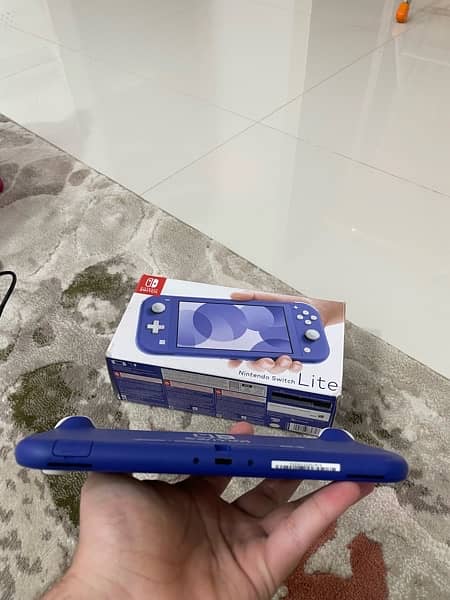 Nintendo switch Lite 4