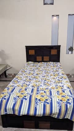 single beds along mattresses prices negotiable. pese kam hojaen ge