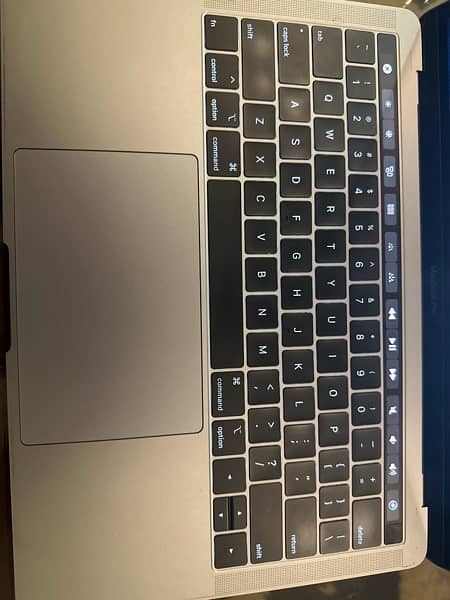 MACBOOK PRO 2019 16GB RAM 512GB SSD 4