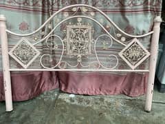 IRON BED ACHI CONDITION MA HA