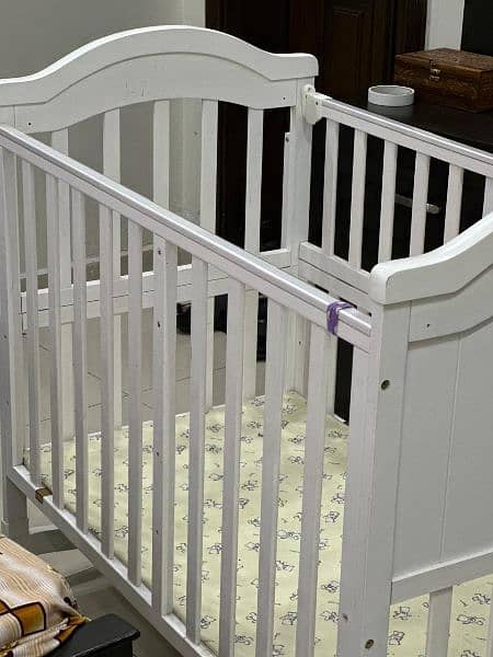 tinnies Baby Cot / Baby Bed 1