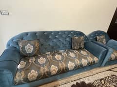 Luxurious sofa set 3 2 1 sofa set in best condition must sell!