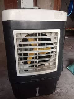 water air-cooler mini plastic body AC krant