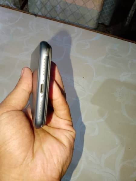 iPhone 11 64 gb Pta approved 4