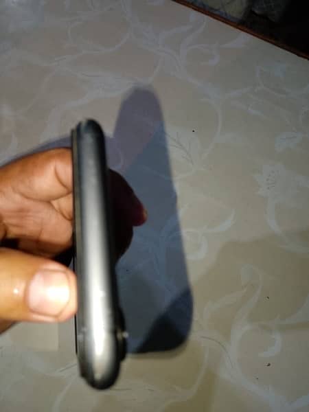 iPhone 11 64 gb Pta approved 6