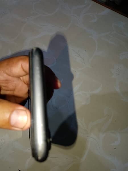 iPhone 11 64 gb Pta approved 7