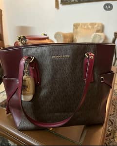 Michael Kors Handbag in good condition 0