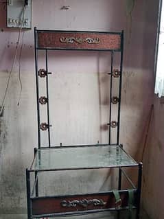 Iron dressing table