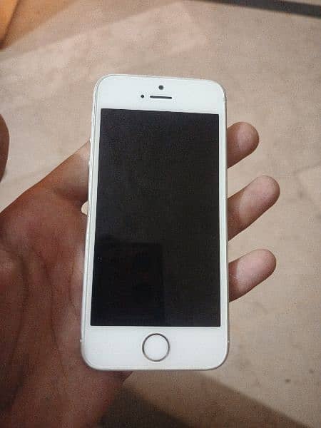 iphone 5se 2016 white colour 16GB allokay 03127084384 1