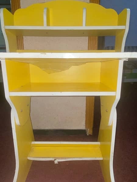 selling almost new study table at reasonable price 1