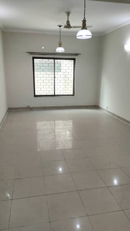 20 Marla House Fully Tiled 5 Bedrooms For Rent 0