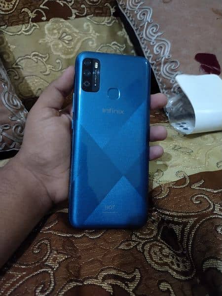 Infinix hot 9 play in good condition 4