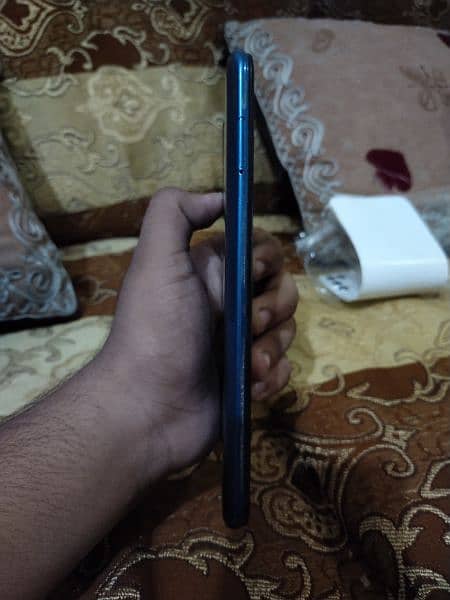 Infinix hot 9 play in good condition 6