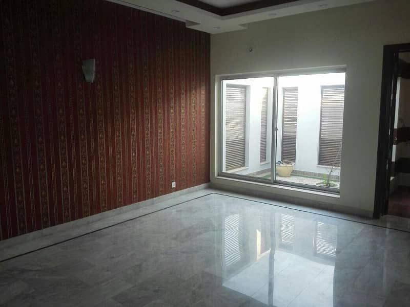 With 6 Inverter AC Installed 1 Kanal Lavish Bungalow On Top Location Of Phase 6 DHA Lahore For Urgent Rent 5