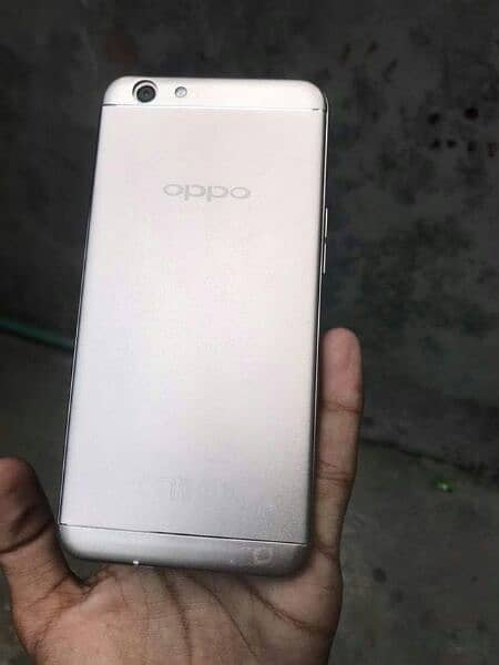 oppo f1s in best condition munasib kr la GA chat ma a gao 1