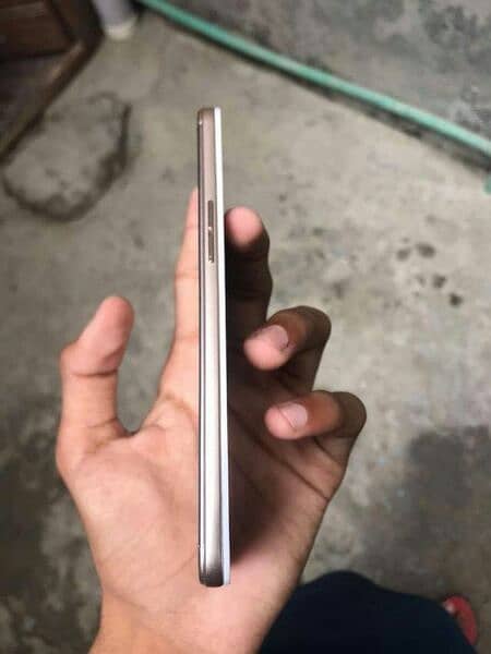 oppo f1s in best condition munasib kr la GA chat ma a gao 3