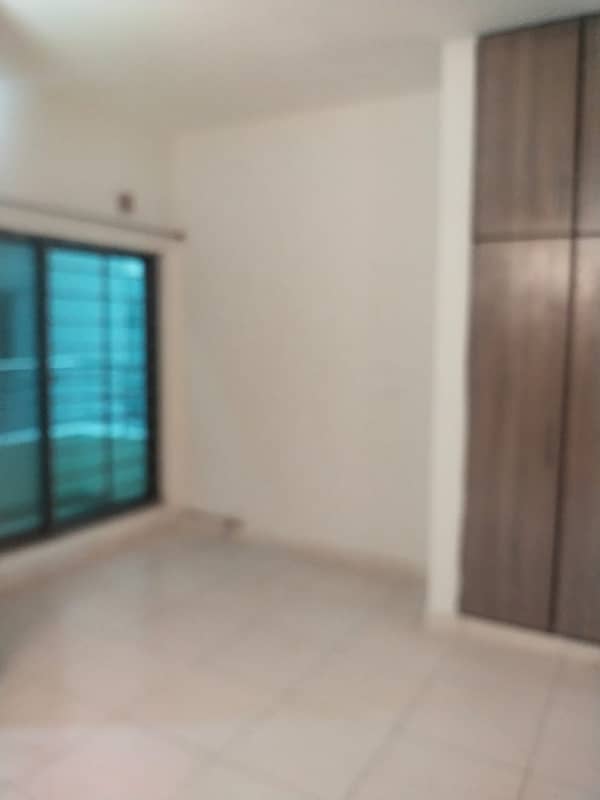 10 Marla 3 Bedrooms Flat Fully Tiled For Rent 10