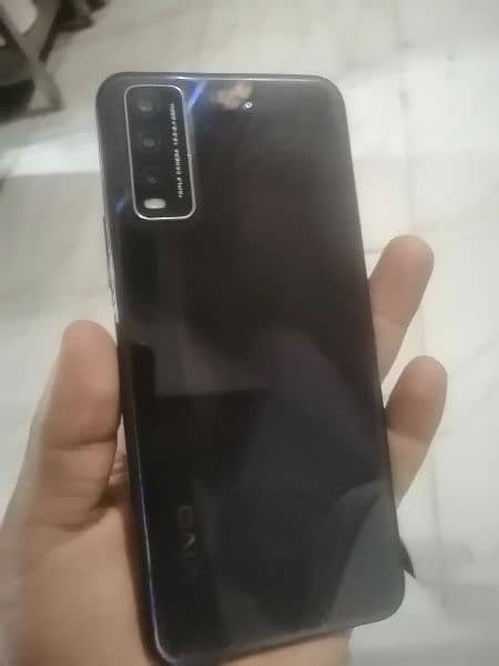 vivo v20 4/64 Urgent sale 3