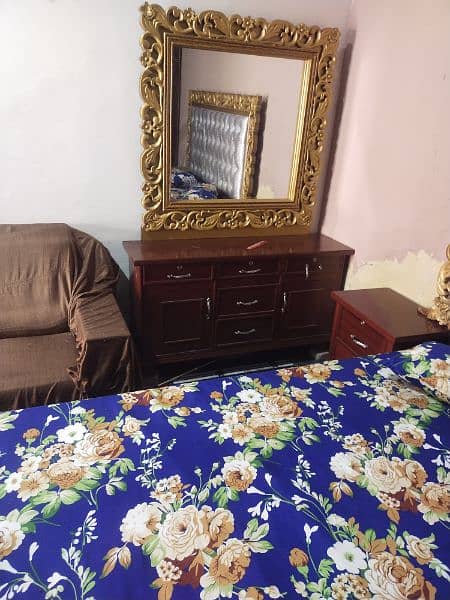 king bed darsing side table new condition argent for sale 5