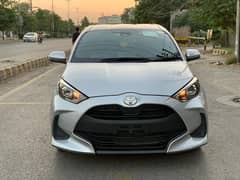 Toyota Yaris x  2021