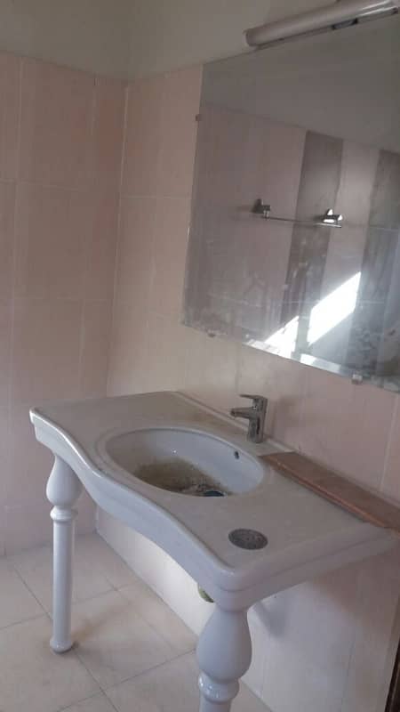 Brig House 5 Bedrooms For Rent Fully Tiled 2