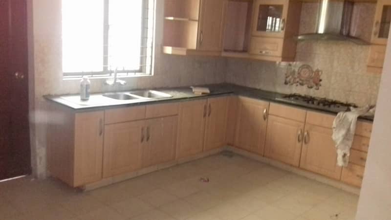 10 Marla 4 Bedrooms House For Rent 5