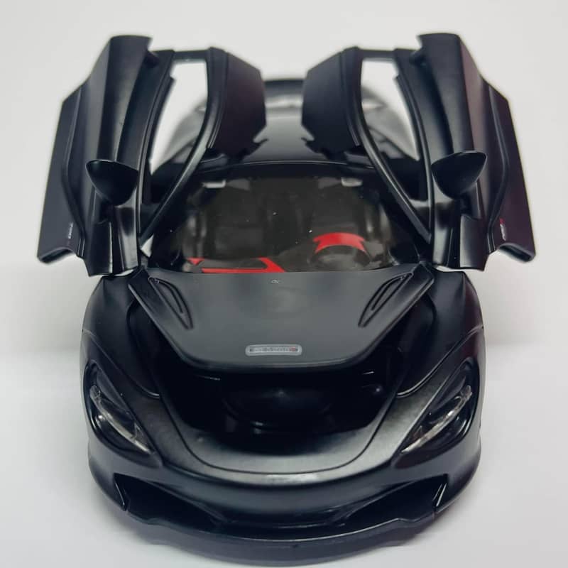 McLaren 720S Model Car Die-cast Metal body car 18