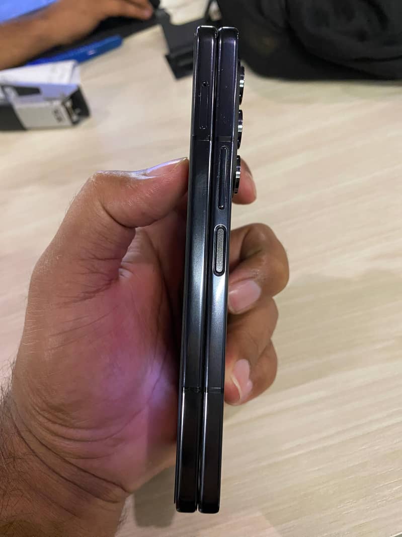 Samsung Galaxy Z Fold 5 4