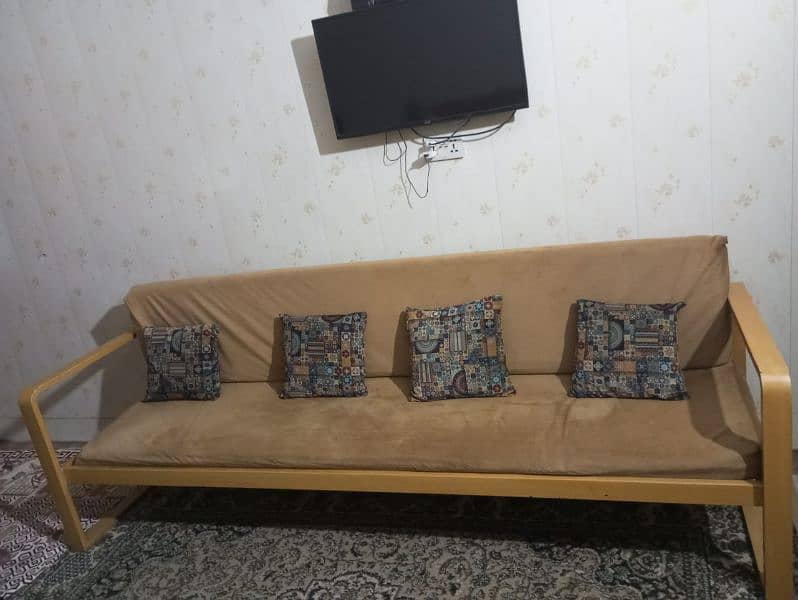 5 sister iron sofa 1