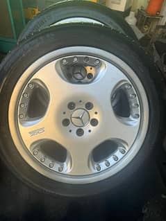 Mercedes alloy wheel and tyres for sale very low price