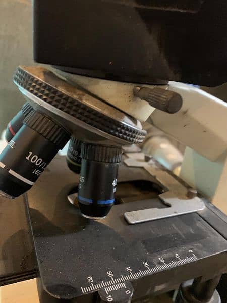 Professional Microscope : Bausch & Lomb Galen III Microscope 2