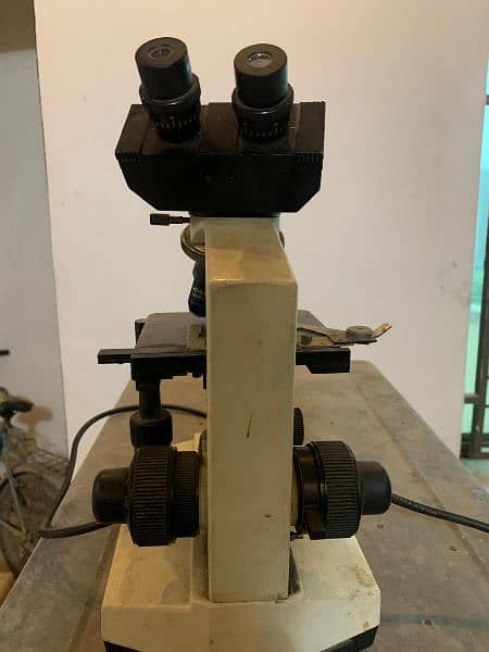 Professional Microscope : Bausch & Lomb Galen III Microscope 3