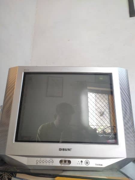 I'm selling my 100% original and genuine Sony wega Trinitron 21 inch. 0