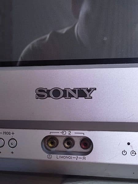 I'm selling my 100% original and genuine Sony wega Trinitron 21 inch. 1