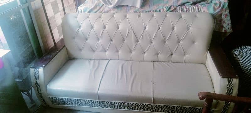 5 seeter sofa final price 23000Rs 2