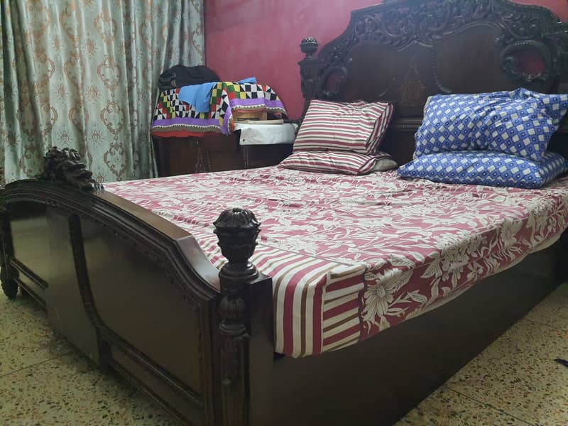 Good Condition Bed Set with Side Tabels without matress 1